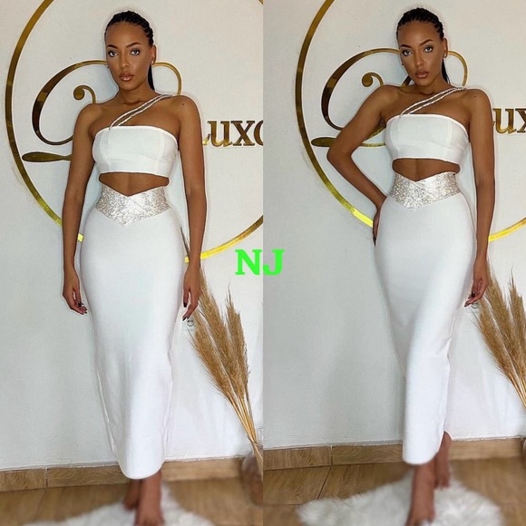 Chic White and Silver Maxi Dress - Picture 7 of 13